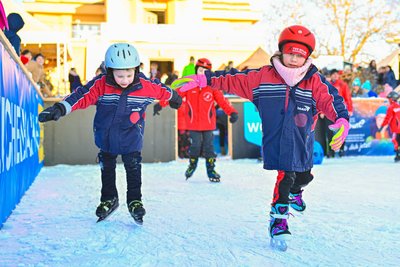 Auf der temporären Eisbahn in Reichenbach präsentieren sich die Eisschnellläufer regelmäßig im Winter. Trainingsort ist dort aber nicht.