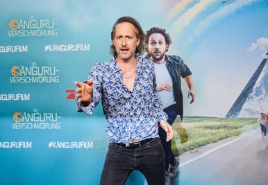 Furioser Romanschreiber: Schauspieler Michael Ostrowski bei der Premiere zu "Känguru-Verschwörung"