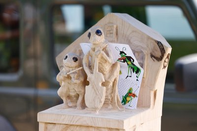Wiesenbewohner aus Holz entstanden bei dem kleinen Fest auch.