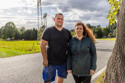 Linda und Marco Seifert haben den auf einer Wiese in Oberscheibe gefundenen Schädel sofort der Polizei gemeldet.