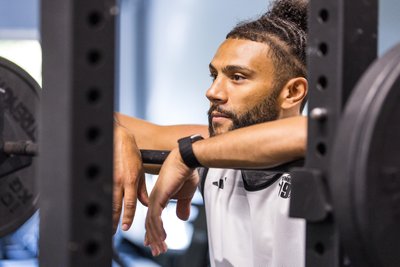Leistungssportler brauchen gesundes Essen: Niners-Profi Kaza Kajami-Keane sucht per Stellenanzeige nach einem Koch.