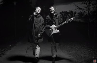 Felix Kummer und Karl Schumann im Video "Wittenberg ist nicht Paris".
