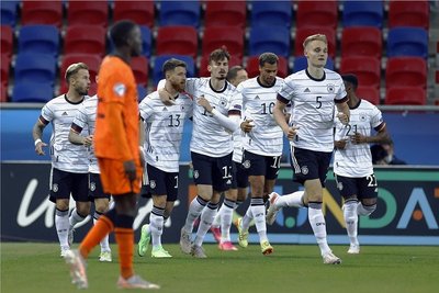 Bereits nach acht Minuten hatten die deutschen U-21-Spieler doppelten Grund zur Freude. Denn da führten sie im Viertelfinalspiel gegen die Niederlande mit 2:0. 