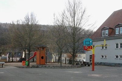 Hier soll die Turnhalle gebaut werden.