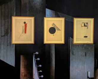 Werke von El Lissitzky in der Ausstellung "Projekte zur Bestätigung des Neuen" im Kunstmuseum Moritzburg Halle.