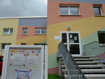 Das Familien- und Begegnungszentrum an der Andreas-Schubert-Straße von Auerbach hat für 332.000 Euro den Besitzer gewechselt.