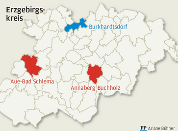 Normalerweise tagt der Kreistag in Annaberg-Buchholz, seit Corona wurde nach Aue ins Stadion ausgewichen. Nun also Burkhardtsdorf. Ob dies zur Regel wird, ist noch offen. Bürgermeister Jörg Spiller weiß es auch nicht.