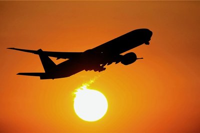 Es geht wieder in den Urlaub: Hoch im Kurs sind Pauschalreisen mit dem Flugzeug. 
