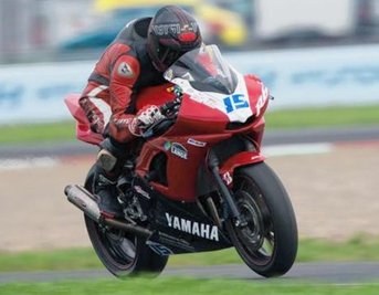 18 Kurven bietet die vier Kilometer lange Schleife in Most. Den Rundkurs kennt Jörg Trültzsch vom MC Grünhain quasi auswendig. Trotz zuletzt großer Erfolge hängt er den Yamaha-Schlüssel vorerst an den Nagel. 