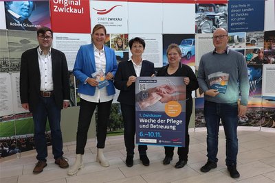 Die Organisatoren nach dem Pressegespräch im Zwickauer Rathaus (v. l.): Marcel Kruppa, Constance Arndt, Christiana Tröger, Kathrin Fiebig, Sven Leonhardt.