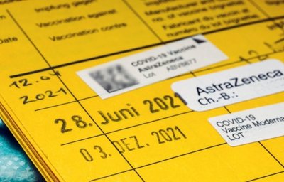 Seit 15. März muss nachweislich mindestens dreimal geimpft sein, wer in Gesundheits- oder Pflegeberufen arbeitet. Ungeimpftes Personal müssen die Arbeitgeber dem Gesundheitsamt melden.