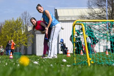 Golf ist eine Frage der Haltung, erläutert Annabell Götz. l