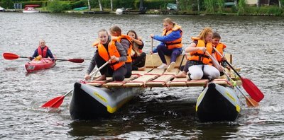 Eine Bootsfahrt gehörte zum Programm des vom Europäischen Sozialfonds geförderten Feriencamps in Mittweida. 
