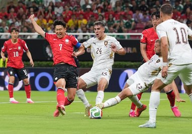 Superstar Heung-Min Son hatte die ersten Gelegenheiten für Südlkorea.