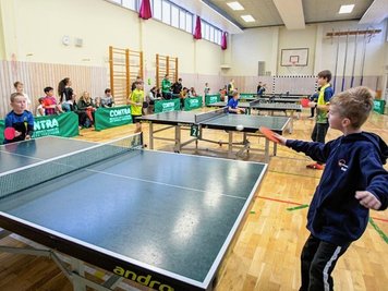 Beim Plauener Ortsausscheid der Tischtennis-Mini-Meisterschaft wurde um jeden Ball gekämpft.