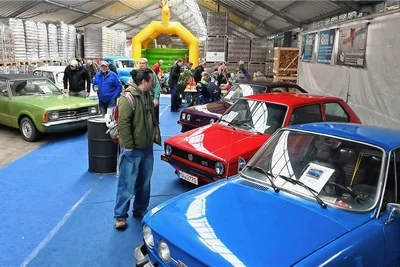 Bestaunt werden konnte auch eine kleine Oldtimer-Ausstellung.