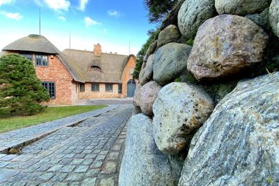 Rund 3000 Quadratmeter Grundstück bietet das Haus auf der Insel der Reichen.