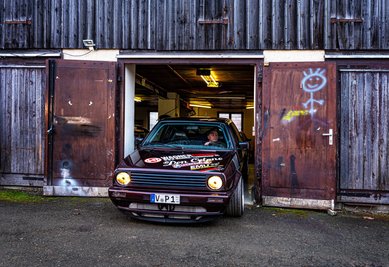 Es gibt immer was zu tun: An den Wochenenden schraubt Wimmer an den Autos von Freunden und Bekannten. 