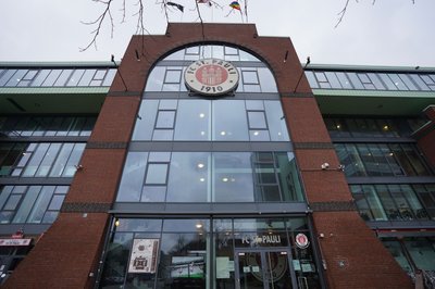 Die Mitarbeitenden des FC St. Pauli erhalten einen Tarifvertrag. (Archivbild)  