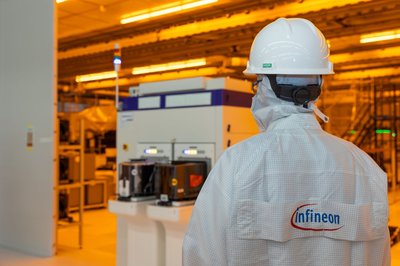 Der Reinraum des neuen Infineon-Werkes in Dresden ist so groß wie drei Fußballfelder. 