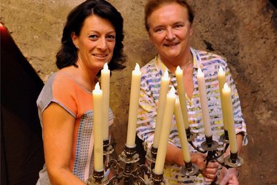 Museumspädagogin Claudia Glashauser und Evelyn Jugelt, die Vorsitzende des Förderkreises Schloss Augustusburg, zählen zu den Gastgebern der "Kurfürstlichen Landpartie" am 8. September. Dafür muss man sich anmelden.