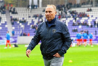 Nach der sportlichen Talfahrt hat Helge Leonhardt seinen Rücktritt erklärt.