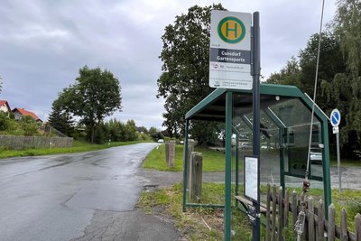 Die Haltestelle Cunsdorf Gartensparte wird in Fahrtrichtung Brunn 100 Meter bergan verlegt.