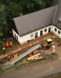 Schöne Ansichten, gespickt mit Alltagsszenen wie hier vom Baugeschehen am Röhlingstolln, machen den Kurzfilm besonders. 