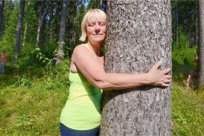 Teilnehmerin Anett Neunert ist sich sicher: Sie wird öfter Waldbaden. Nach einer Krankheit empfängt sie jeden Tag als Geschenk.