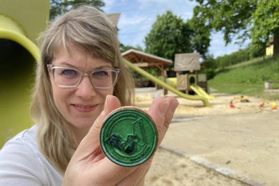 Drückt am Sonntag den Teilnehmern der Oldtimer-Tour durch Waldkirchen den Stempel der Dorfgemeinschaft auf: Nicole Riesner.