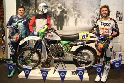 Manuel Lettenbichler (rechts) aus Bayern und der Brite Billy Bolt, hier bei einem Besuch im Deutschen Enduro-Museum in Zschopau, sind in Grießbach die heißesten Anwärter auf den Sieg.
