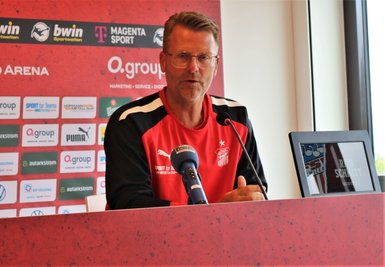 FSV-Cheftrainer Rico Schmitt blickt mit seinem Team voller Vorfreude auf den Saisonstart.