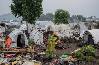 Im Ostkongo leben bis zu vier Millionen Binnenflüchtlinge oft unter sehr beengten Verhältnissen. (Archivbild)