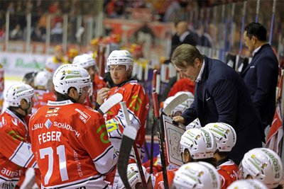 Die Eispiraten Crimmitschau wechseln ihre Reihen so oft durch, dass die Spieler gar nicht in den sauren Bereich kommen sollten, sagt Teammanager Ronny Bauer.