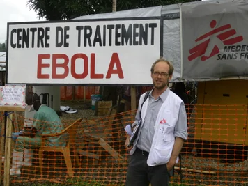 Maximilian Gertler war für die Ärzte ohne Grenzen schon mehrfach im Ebola-Einsatz (Handout)