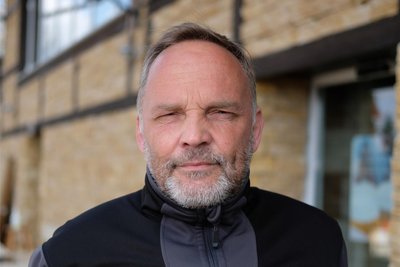 Dirk Neubauer ist seit Sommer 2022 Landrat in Mittelsachsen. Knapp zwei Jahre nach Dienstbeginn kündigte er an, seine Amtszeit vorzeitig zu beenden.