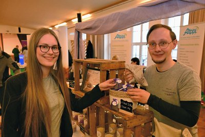 Aline und Niels Uhlmann sind als Aussteller beim 1. Frühlings- und Kreativmarkt in Bad Schlema vertreten.