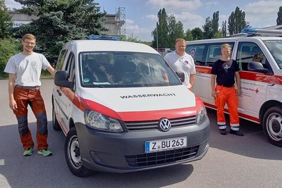 Drei Helfer der Wasserwacht Koberbachtalsperre Langenhessen sind bereits im Hilfseinsatz im Hochwassergebiet. 