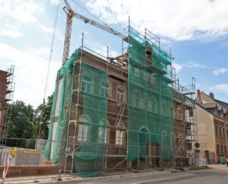 An diesem Haus in der Karl-May-Straße laufen die Arbeiten.