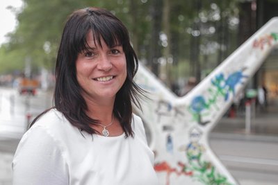 Linken-Stadträtin Sandra Zabel warnt vor Einsparungen im Kinder- und Jugendbereich. „Das heißt, in ein, zwei Jahren draufzuzahlen – und zwar doppelt und dreifach“, fürchtet sie.