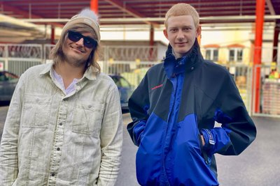 Gary Häberlein (l.) und Connor Jason Weigel aus Aue sind bewusst nicht wählen gewesen.
