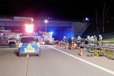 Zu einem Unfall ist es am Donnerstagabend auf der A 4 in Höhe Kreuz Chemnitz gekommen.