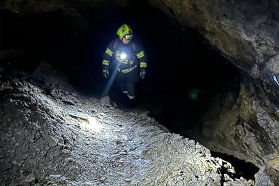 Einsatzkräfte konnten einen Arbeiter nur noch tot bergen.