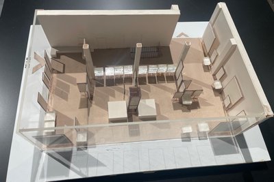 Dieses Modell zeigt die einstige Lampenstube, wie sie für die frühere Dauerausstellung umgestaltet werden sollte.