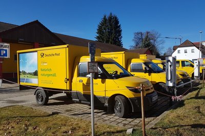 Die Post nutzt unter anderem diese sogenannten Streetscooter zum Transport von Briefen.