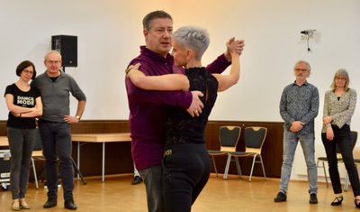 Joachim Llambi demonstrierte gemeinsam mit Tanzpartnerin Sindy Hohmann den Paaren in zwei Workshops, was diese auf dem Parkett noch verbessern können. 