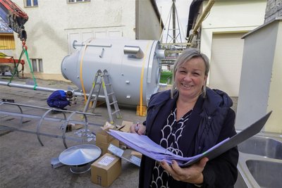 Weil der „Füller“ nicht kommt, muss Brauerei-Chefin Astrid Peiker-Holzmüller umplanen.