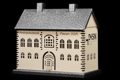 Mit diesem Räucherhaus will Plauen als Hochschulstandort aufmerksam machen.
