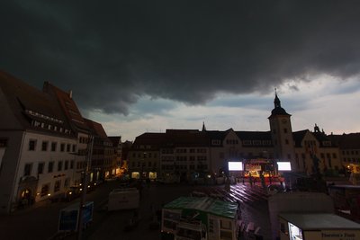Das wegen eines Unwetters unterbrochene Bergstadtfest in Freiberg ist am Donnerstag frühzeitig beendet worden.