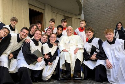 Am 2. Oktober besuchten die Dresdner Kapellknaben den Papst in Rom. Am 3. November singen sie in Limbach-Oberfrohna.